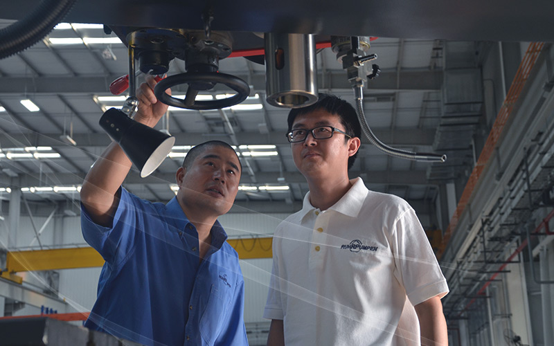 Engineering team in Ruhrpumpen's facility in China